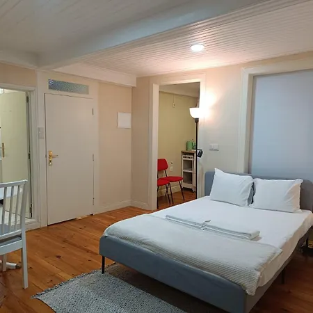 1 Apartment *